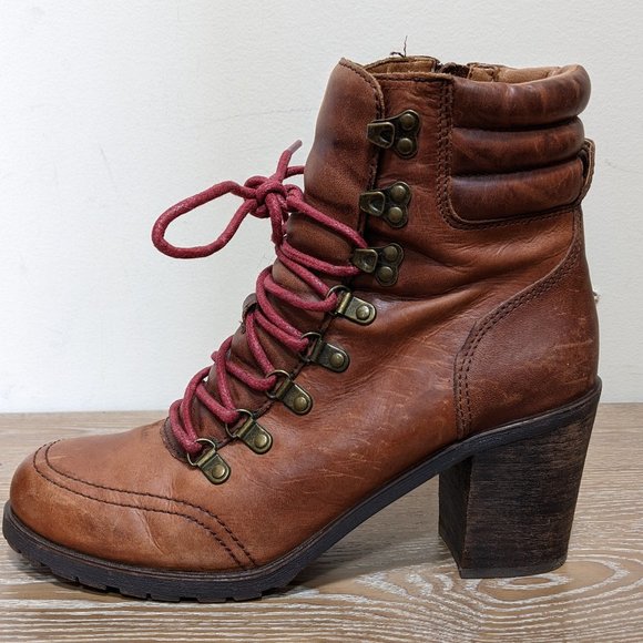 Lucky Heeled Hiking Boots - Picture 2 of 7